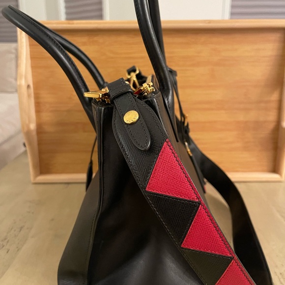 Prada Purse - Picture 1 of 7
